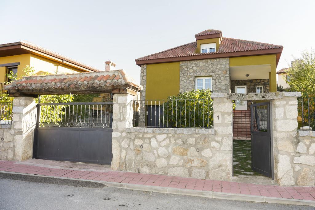 En Casa De Carlos Ortigosa del Monte Εξωτερικό φωτογραφία