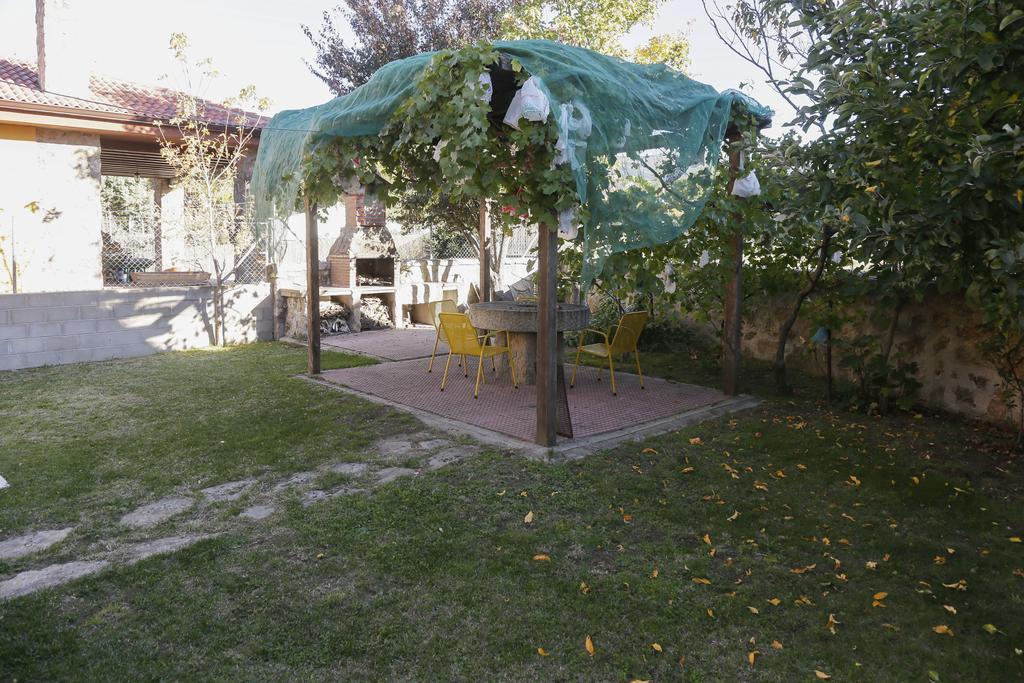 En Casa De Carlos Ortigosa del Monte Εξωτερικό φωτογραφία