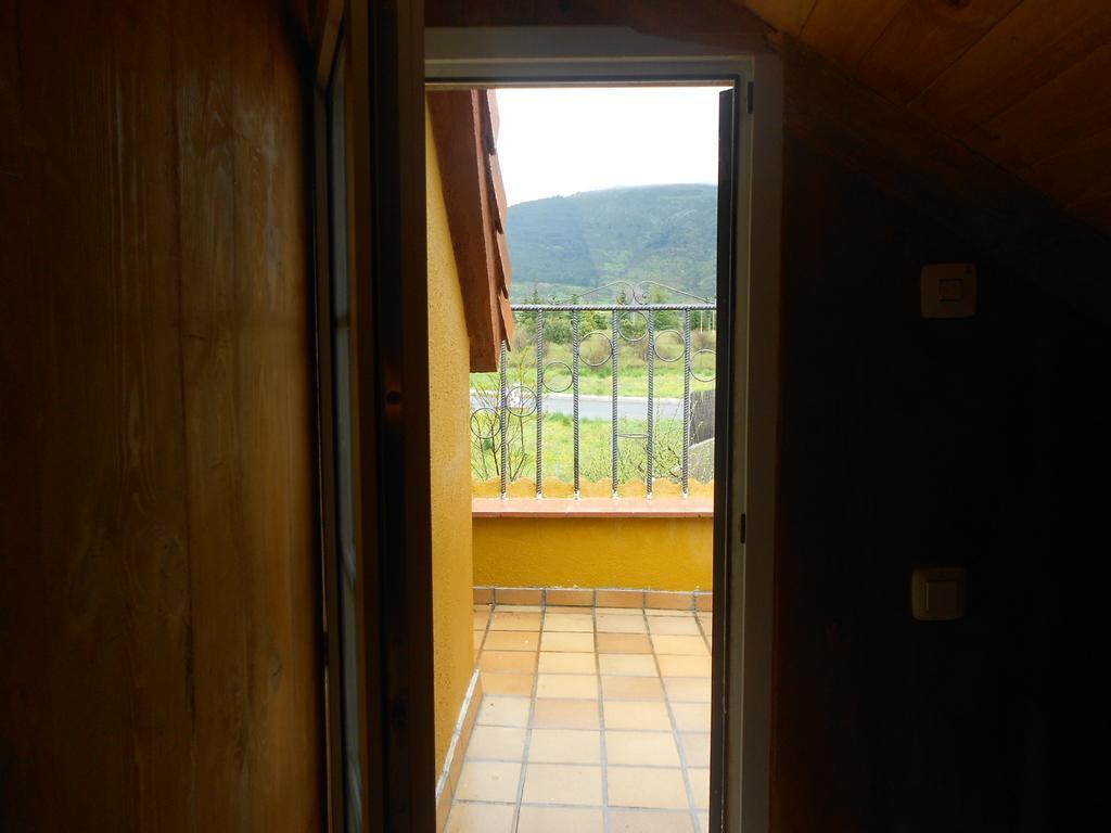 En Casa De Carlos Ortigosa del Monte Εξωτερικό φωτογραφία