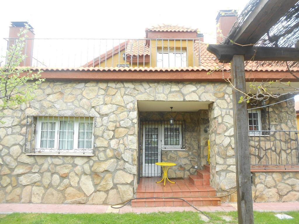 En Casa De Carlos Ortigosa del Monte Εξωτερικό φωτογραφία